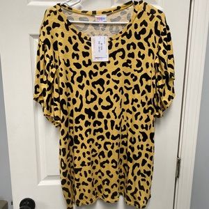 Lularoe Olive Top in Leopard